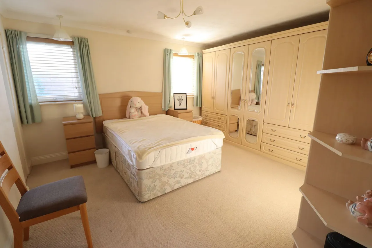 Hartford Close, Rayleigh, Essex, SS6 9DQ, photo 10