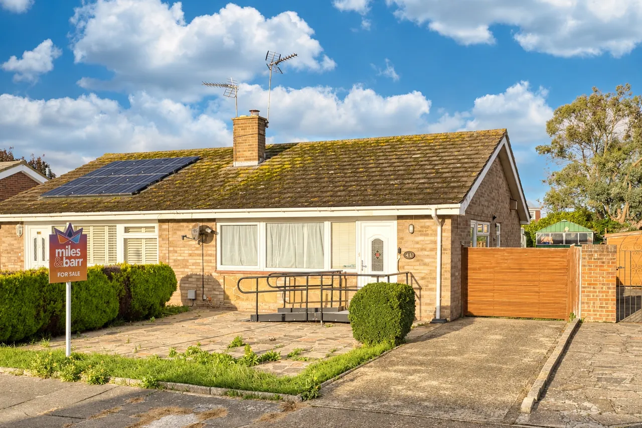 2 bed house for sale, Marshall Crescent, Broadstairs, CT10