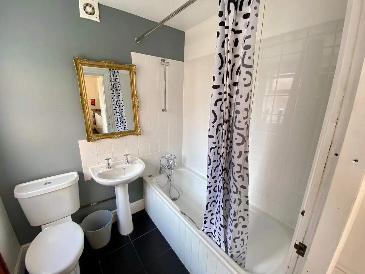 BILLS INCLUDED Bunbury Street, Nottingham, NG2, photo 3