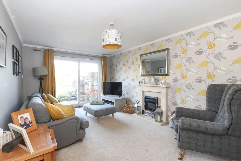 Mulberry Close, Tring, Hertfordshire, HP23 5DZ, photo 2