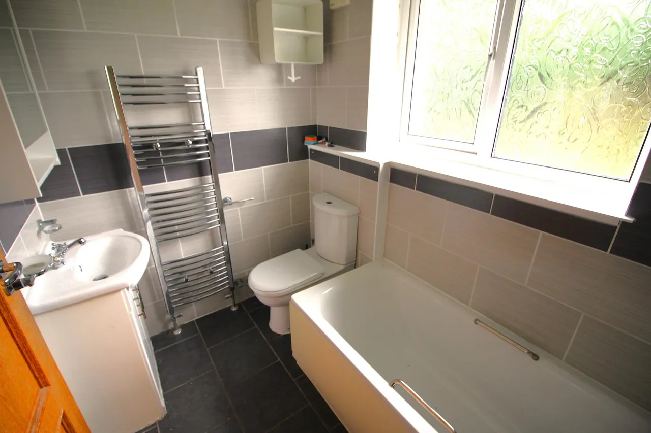 Vancouver Crescent, Blackburn, BB2, photo 9