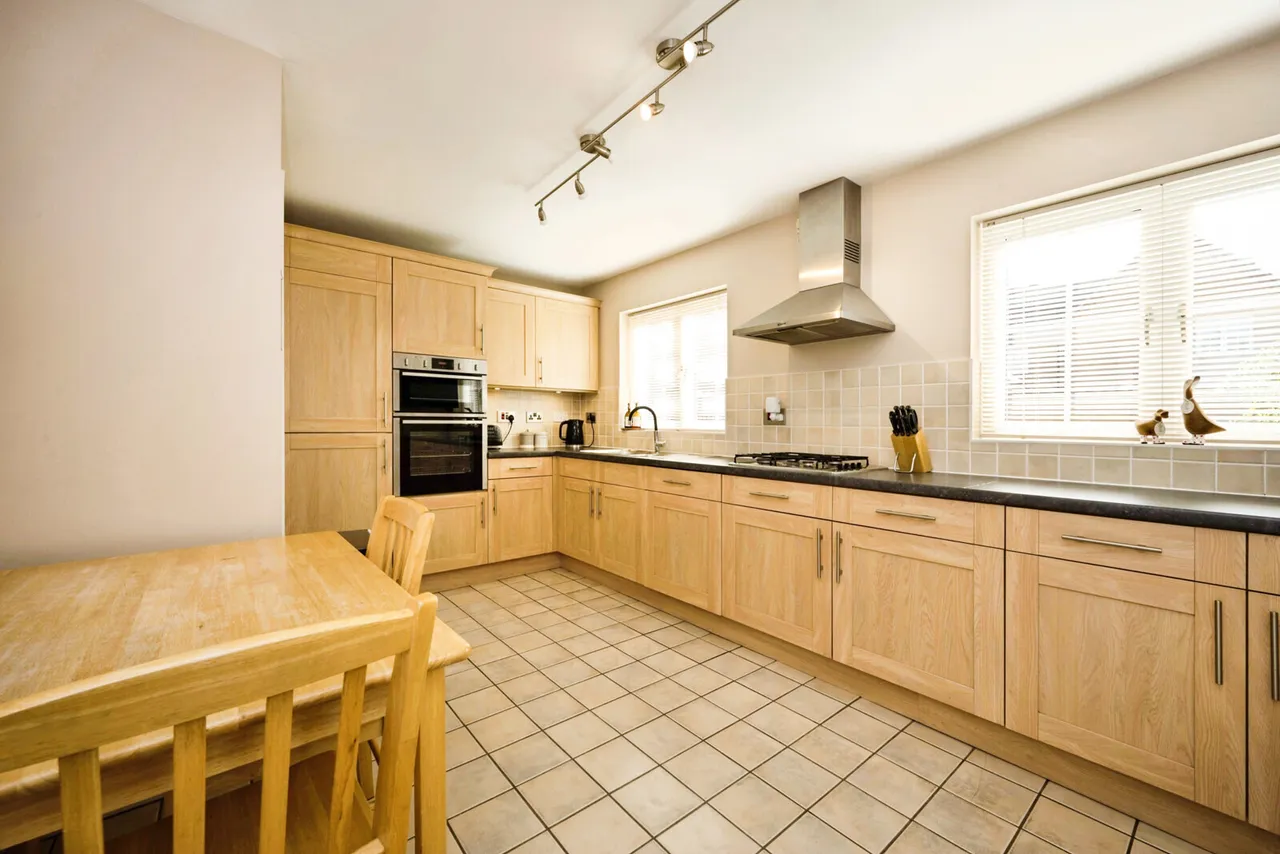 Spriggs Close, Clapham, Bedford, Bedfordshire, MK41, photo 2