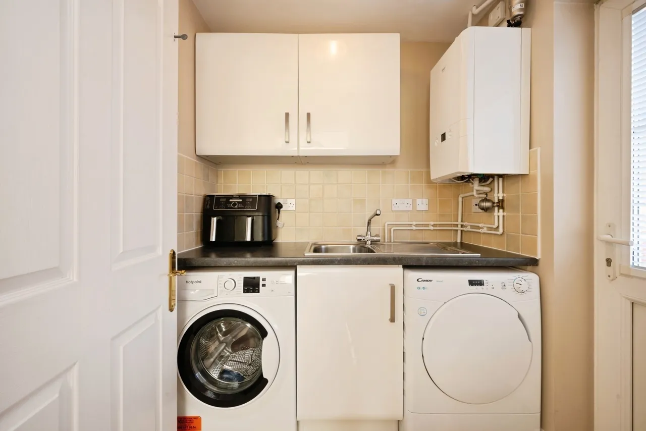 Spriggs Close, Clapham, Bedford, Bedfordshire, MK41, photo 11