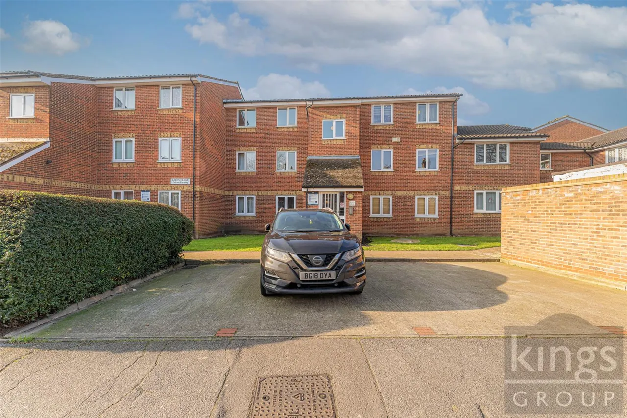 2 bed flat for sale, Liden Close, Walthamstow
