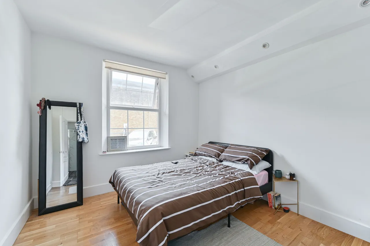 Jebb Avenue, London, photo 7