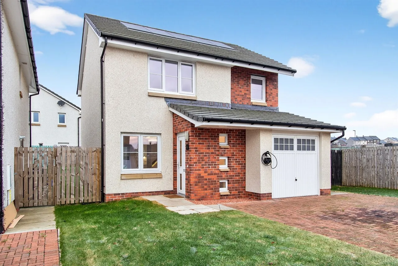 3 bed house for sale — Elmbank Road, Stirling