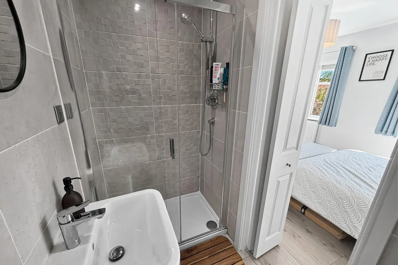 Baskerville Road, Altrincham, WA14, photo 17
