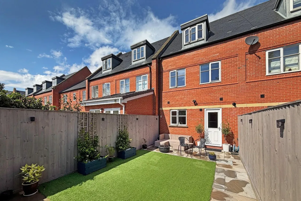 Baskerville Road, Altrincham, WA14, photo 10