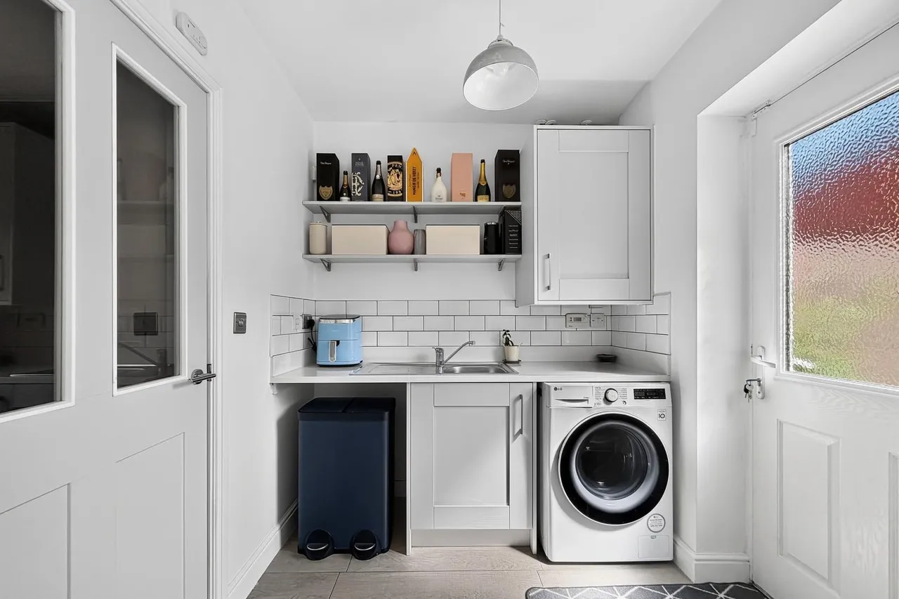 Baskerville Road, Altrincham, WA14, photo 8