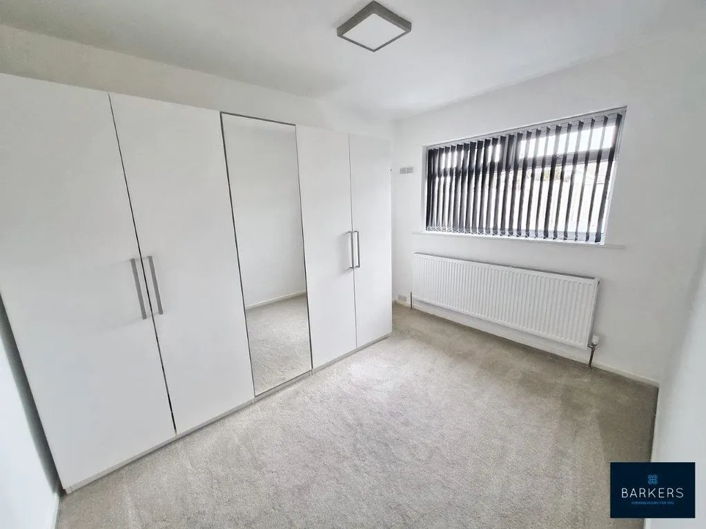 Lawrence Crescent, Heckmondwike WF16 9AZ, photo 6