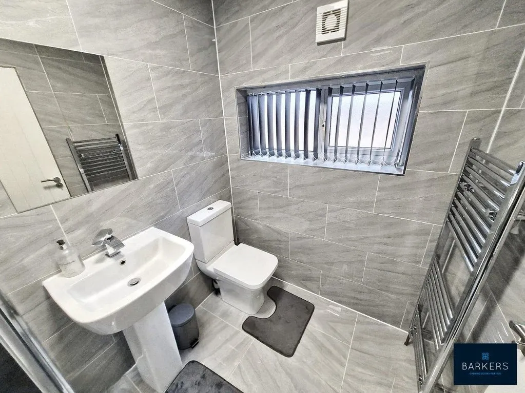 Lawrence Crescent, Heckmondwike WF16 9AZ, photo 9