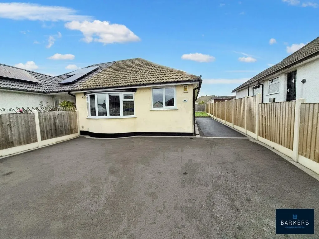 2 bed house for sale — Lawrence Crescent, Heckmondwike WF16 9AZ