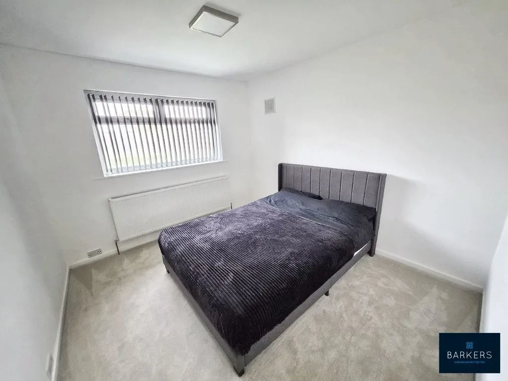 Lawrence Crescent, Heckmondwike WF16 9AZ, photo 7