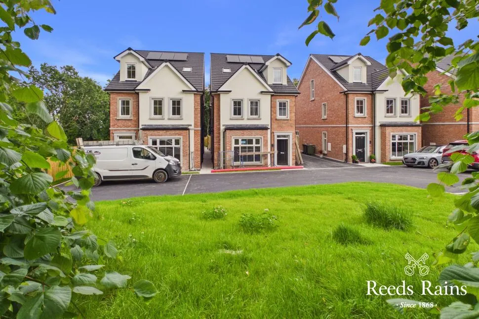 4 bed house for sale — Derryvolgie Park Lane, Belfast Road, Lisburn, BT27