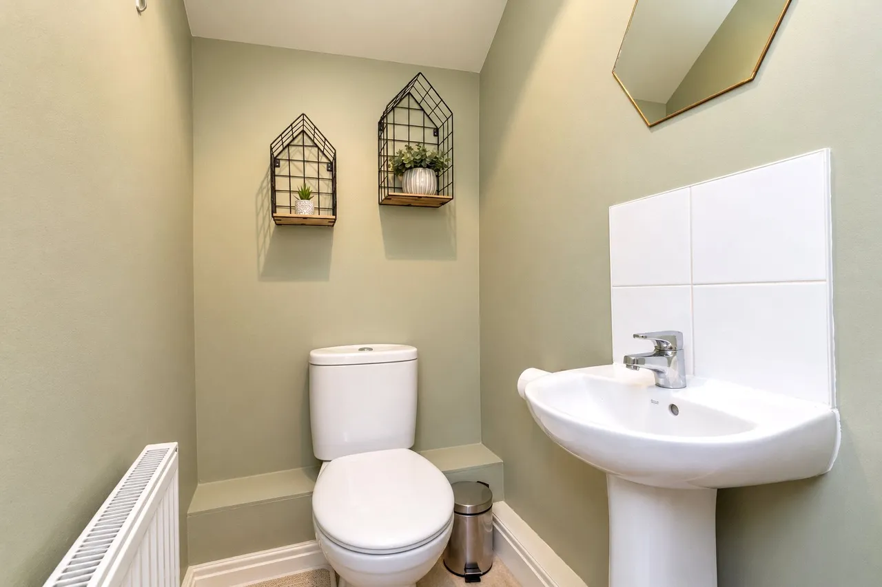 Hawthorn Way, Lindford, GU35, photo 13