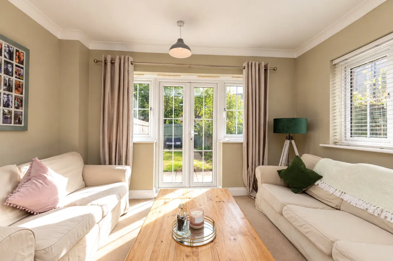 Hawthorn Way, Lindford, GU35, photo 15