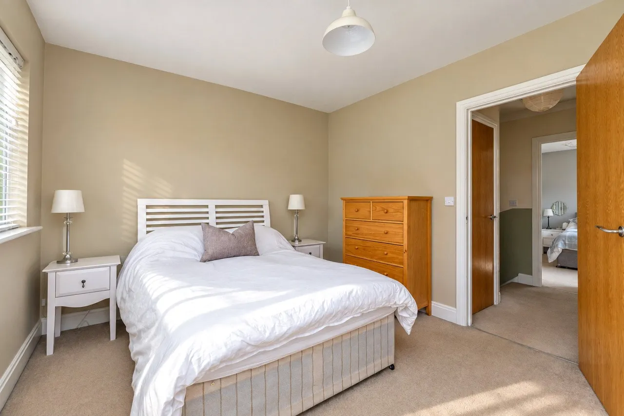 Hawthorn Way, Lindford, GU35, photo 11