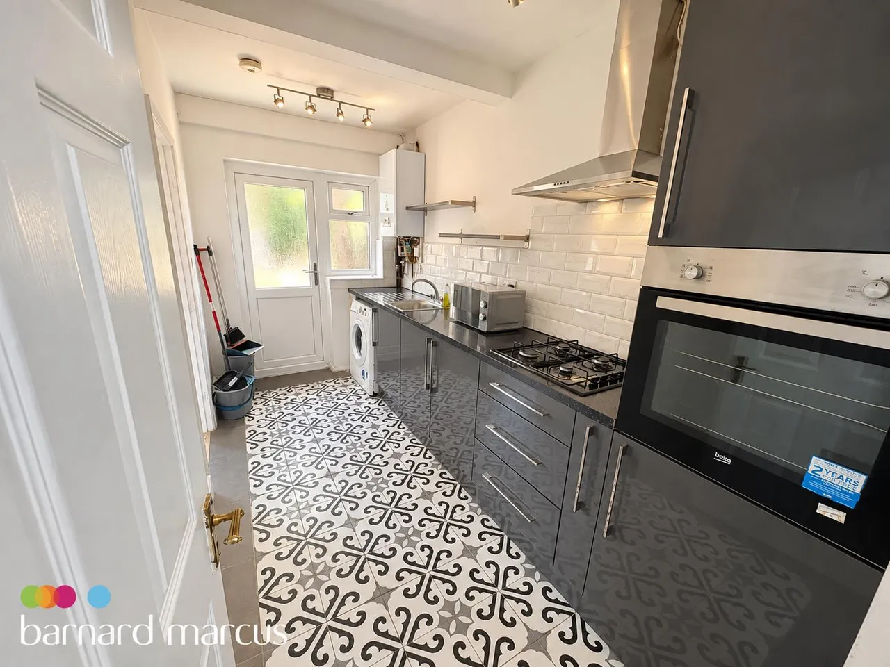 Uxbridge Road, Feltham, TW13, photo 5