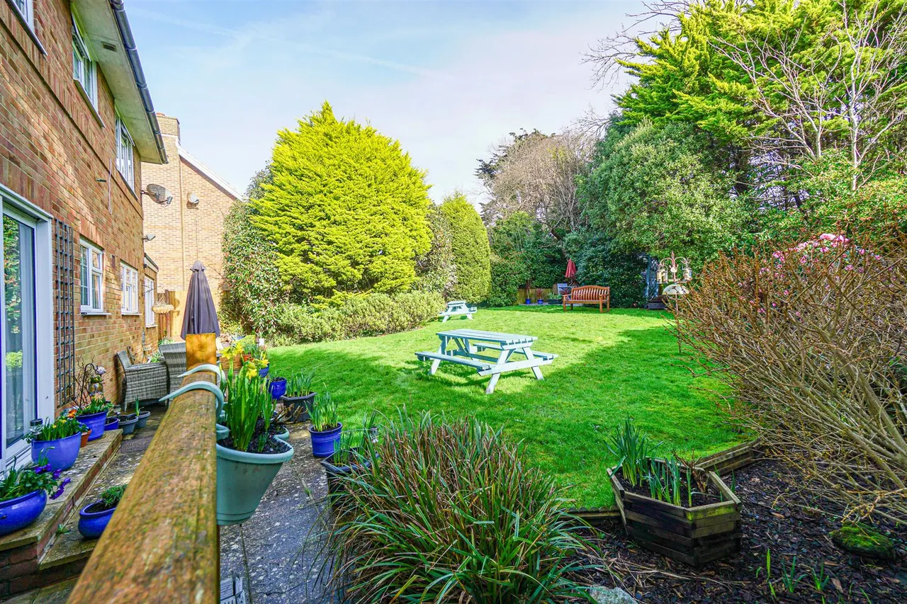 Fern Road, St. Leonards-On-Sea, photo 17