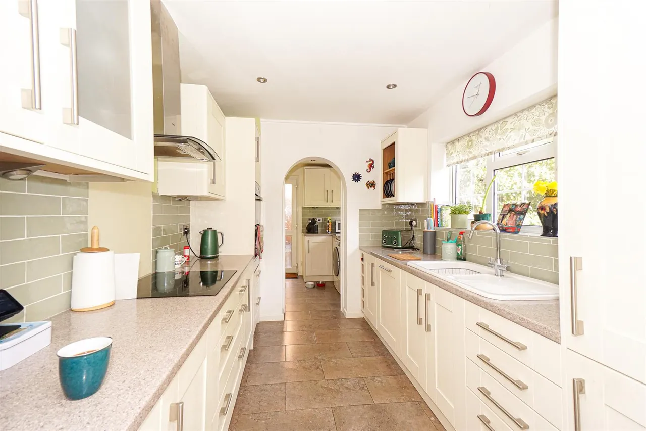 Fern Road, St. Leonards-On-Sea, photo 19