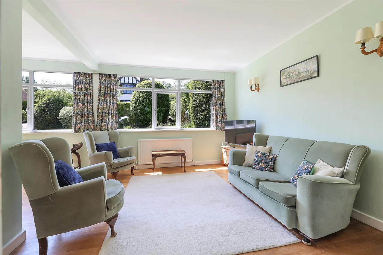 Milton Avenue, Westcott, RH4, photo 3