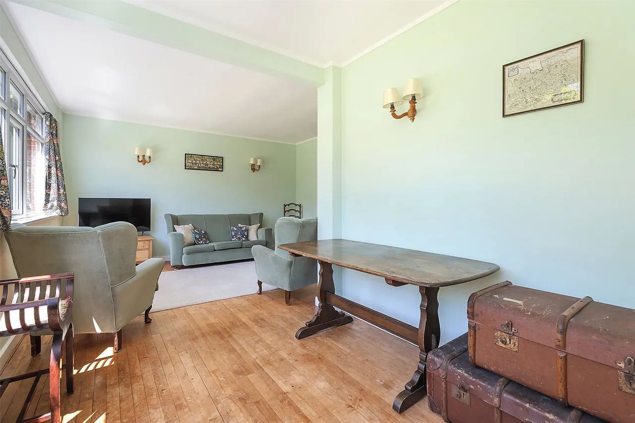 Milton Avenue, Westcott, RH4, photo 13