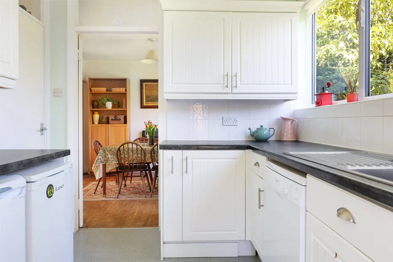Milton Avenue, Westcott, RH4, photo 14