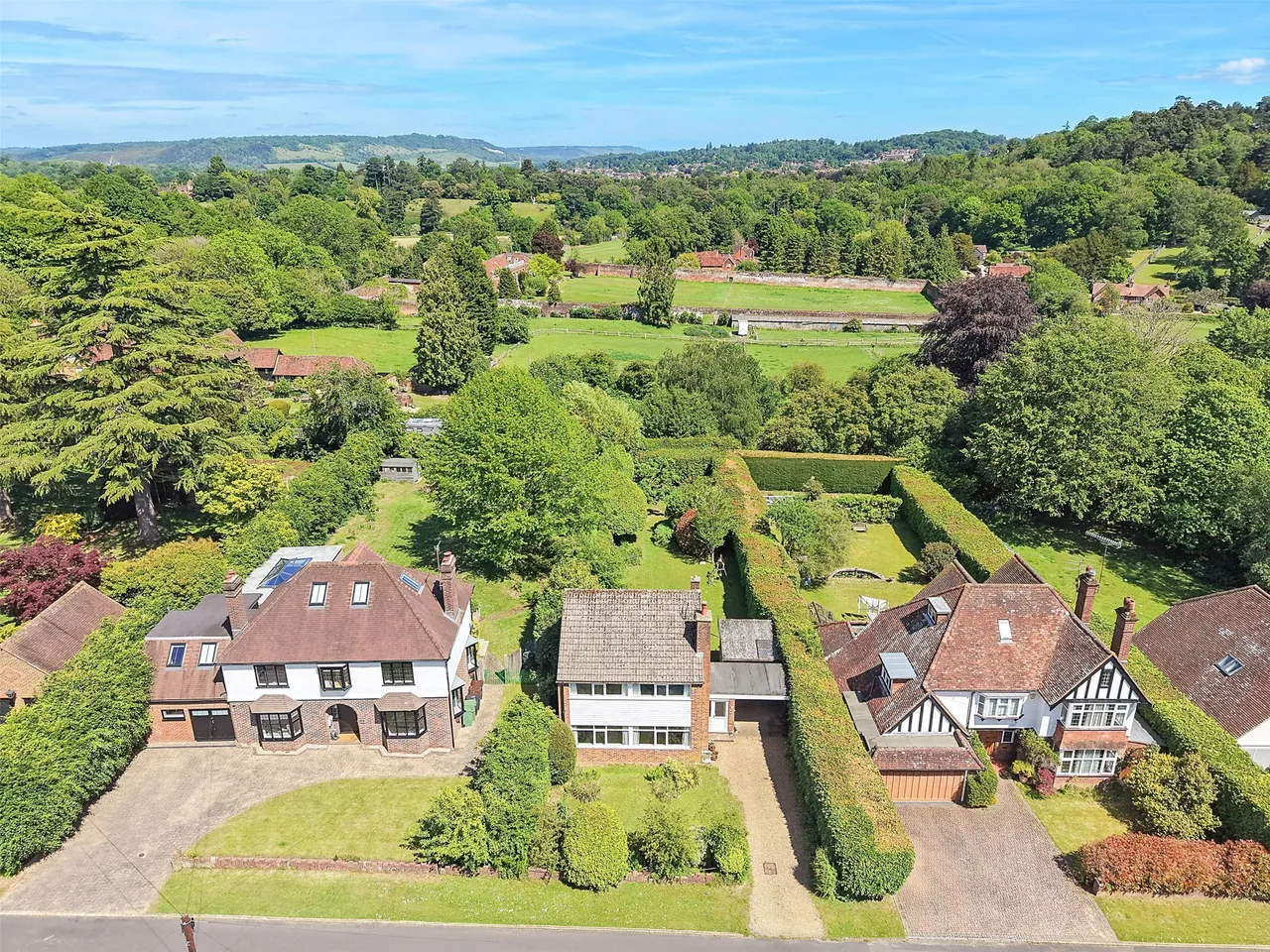 3 bed property for sale, Milton Avenue, Westcott, RH4