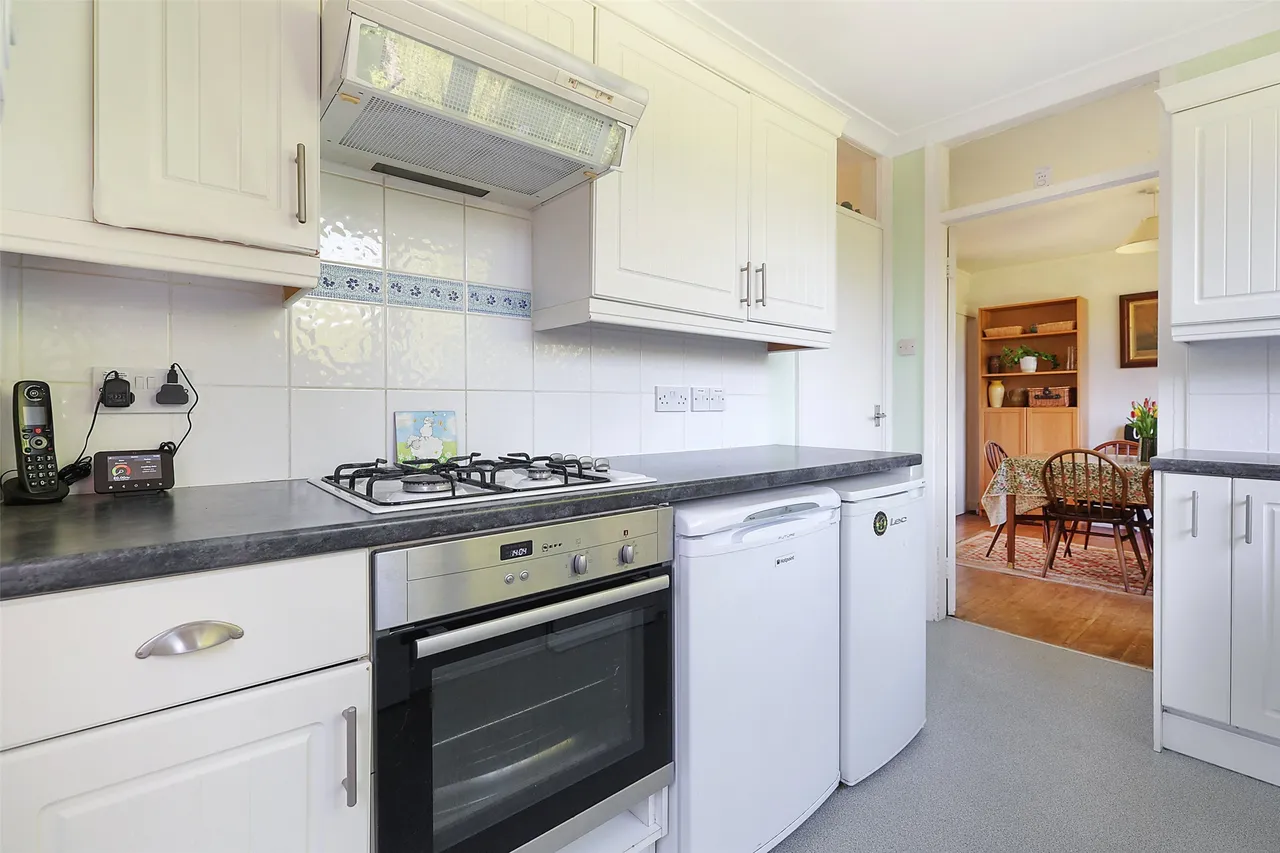 Milton Avenue, Westcott, RH4, photo 5