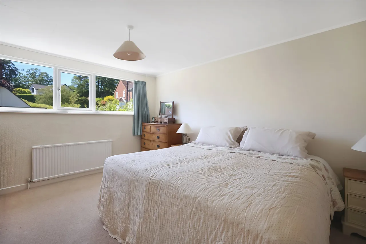 Milton Avenue, Westcott, RH4, photo 6