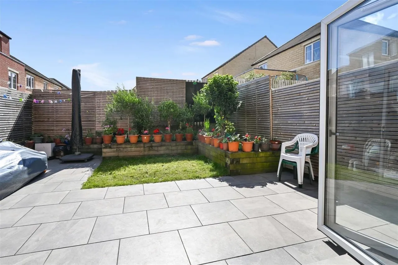 Carr Beck Rise, Apperley Bridge, BD10, photo 4
