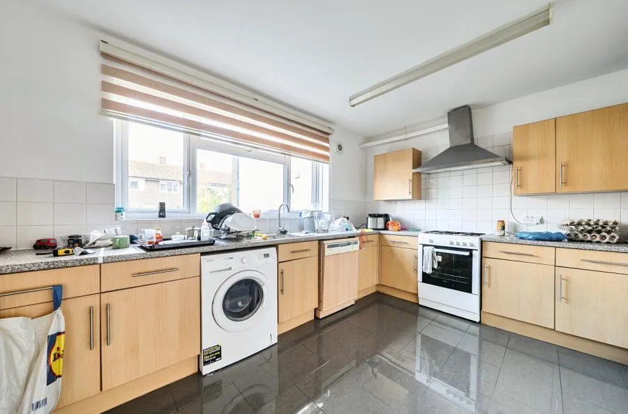 3 bed house for sale, Chalcombe Road, London, SE2