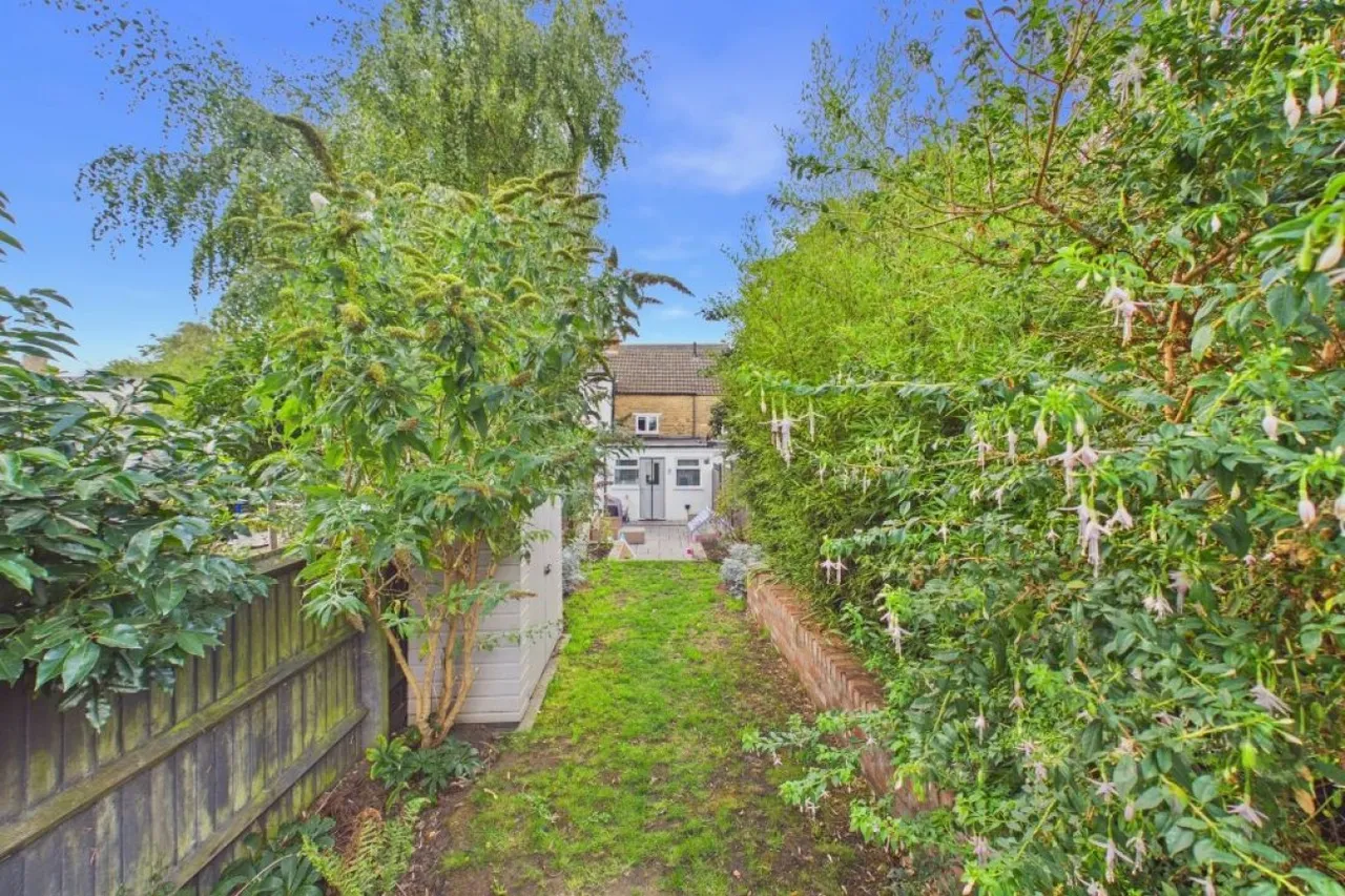 Church Street, Moulton, NN3, photo 11