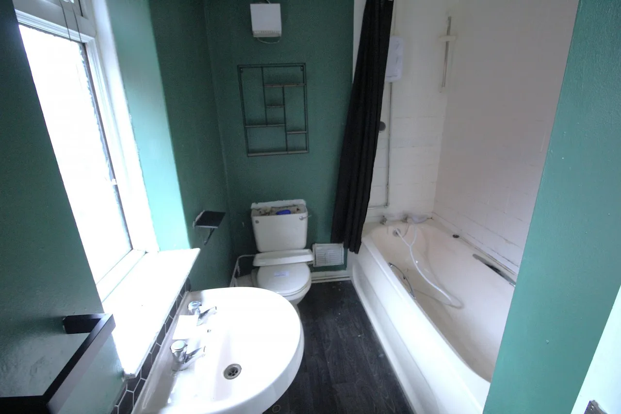 Foxglove Drive, Bury, BL9, photo 6