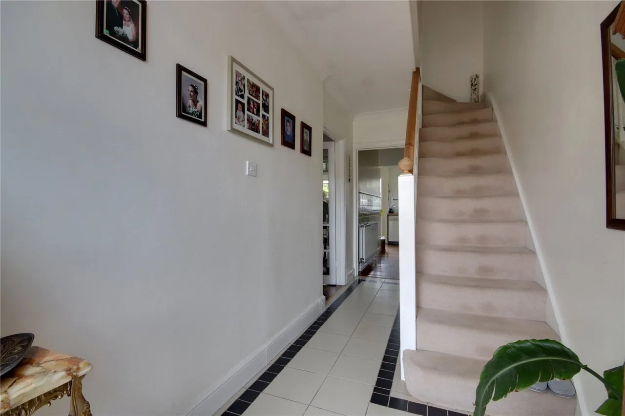 Ferndale Road, Enfield, photo 3