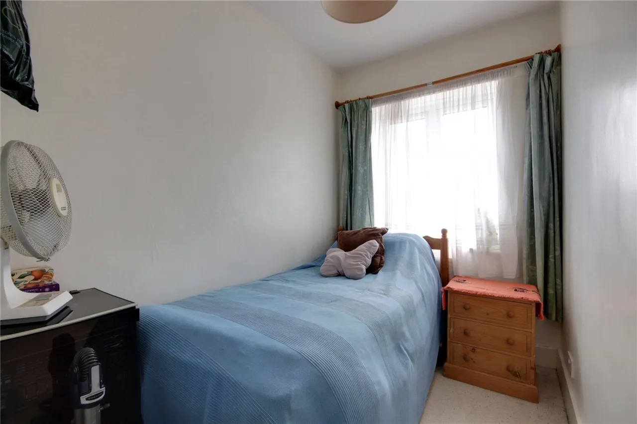 Ferndale Road, Enfield, photo 10