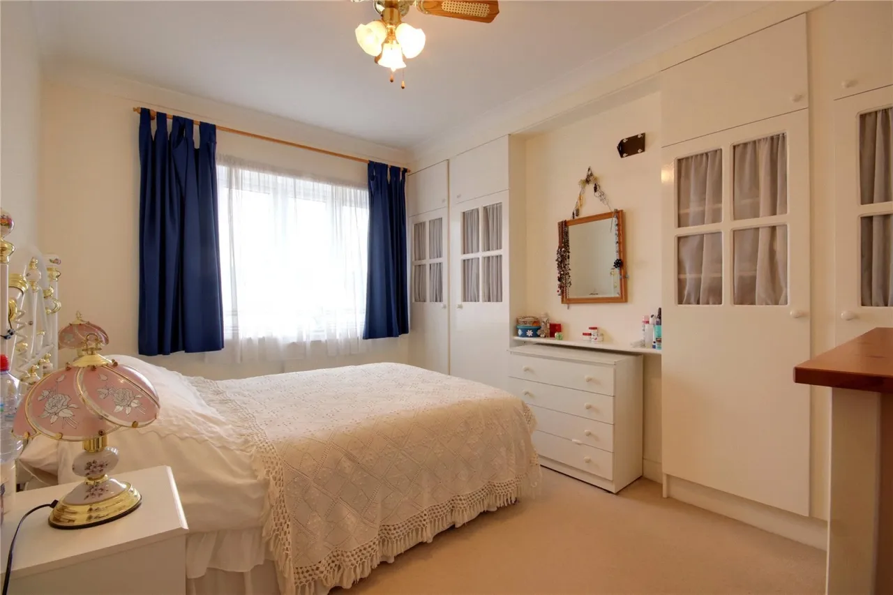Ferndale Road, Enfield, photo 9