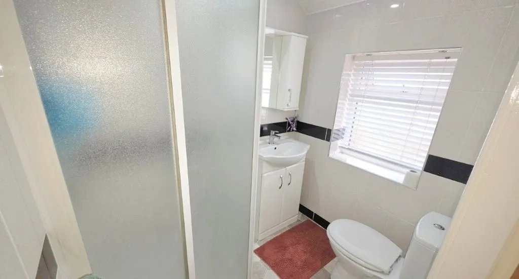 North Road, Audenshaw, M34, photo 15