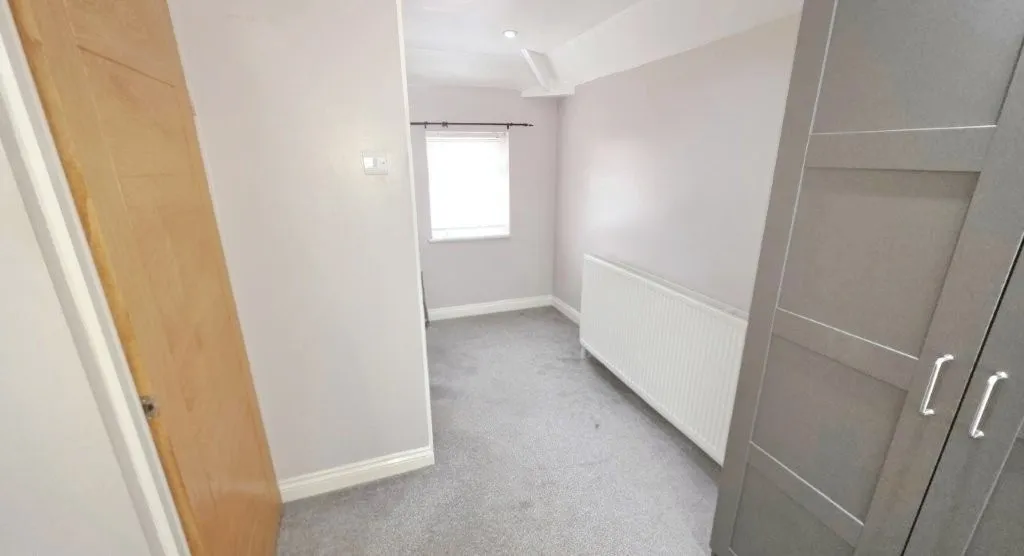 North Road, Audenshaw, M34, photo 13