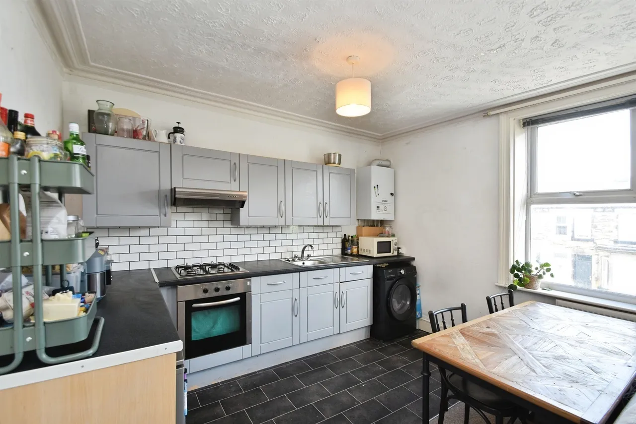 Mayfield Grove, Harrogate, HG1, photo 2