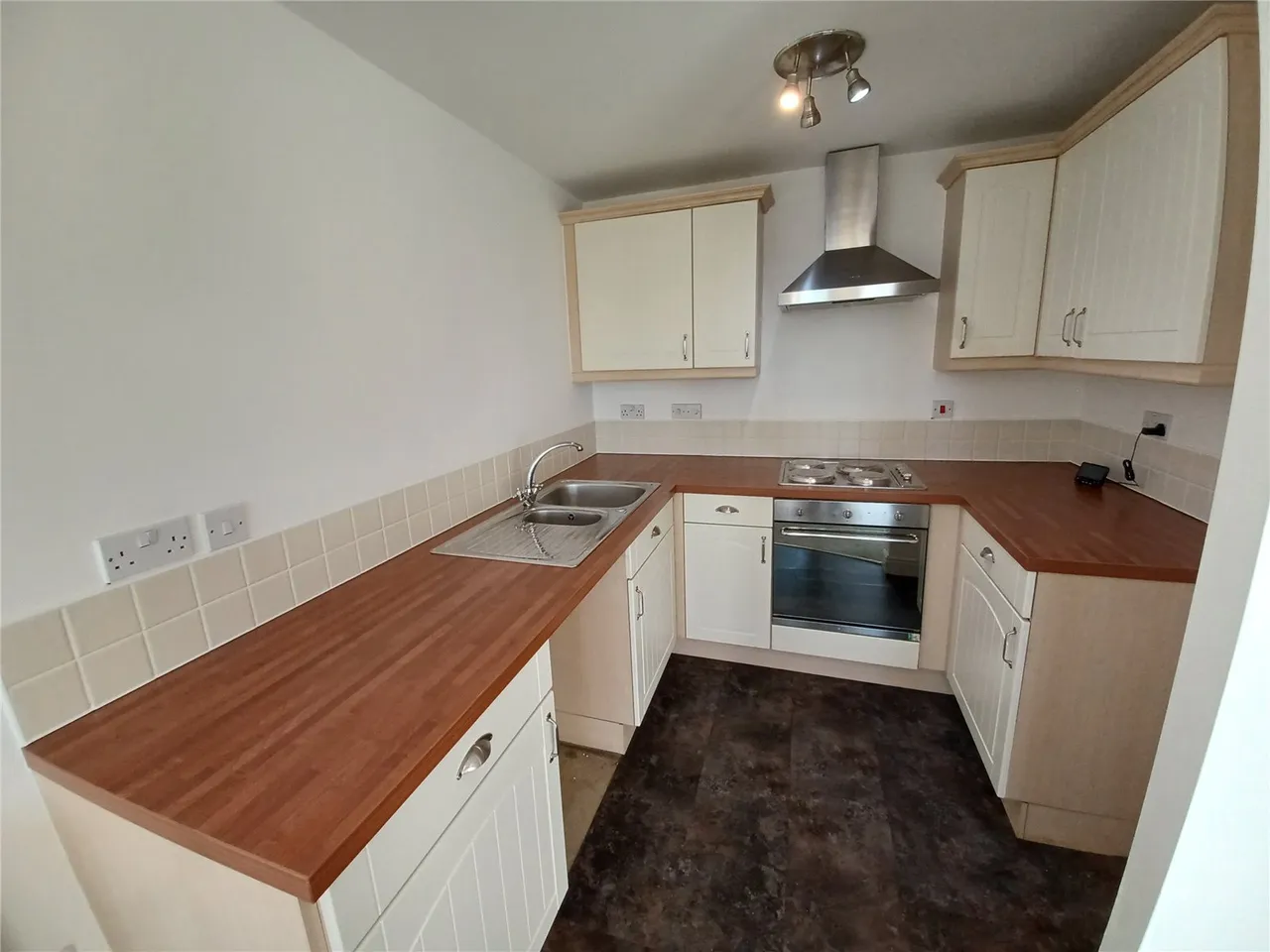 Blue Cedar Drive, Streetly, B74, photo 3