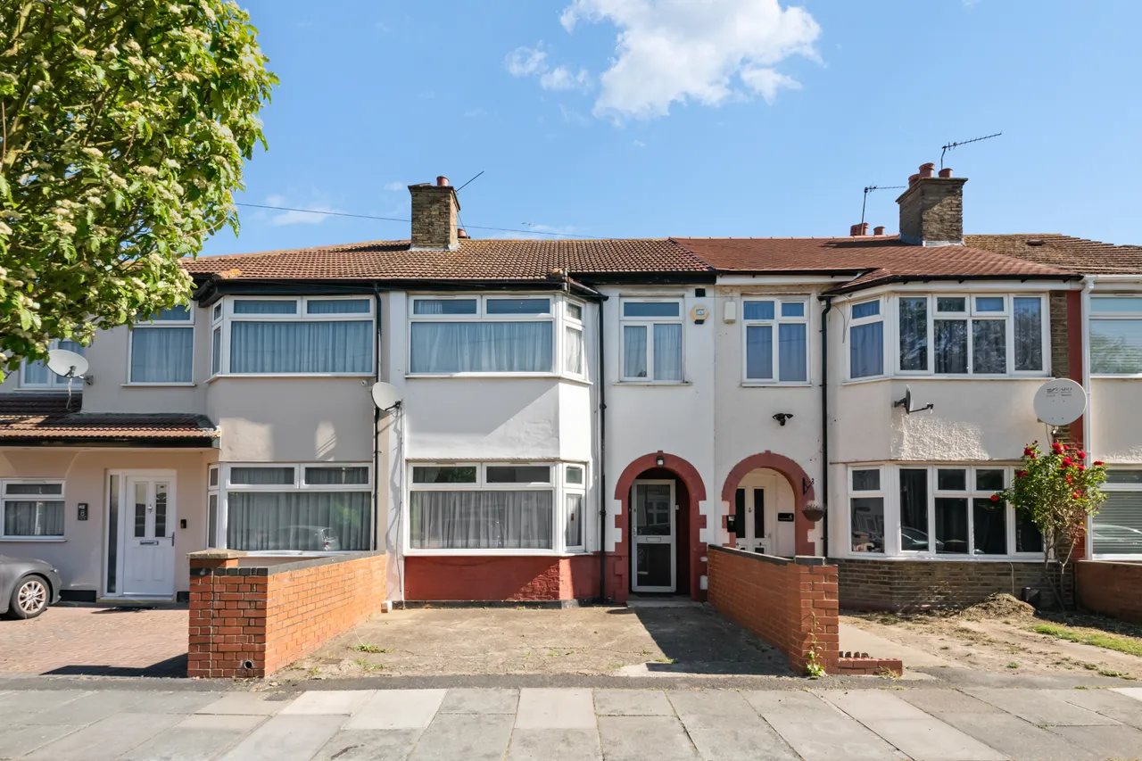 3 bed house for sale, Dormers Avenue, Southall, UB1