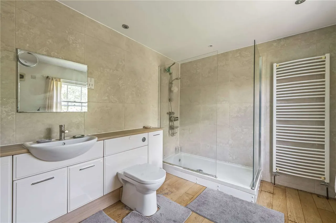 Strawberry Vale, Twickenham, TW1 4SJ, photo 9