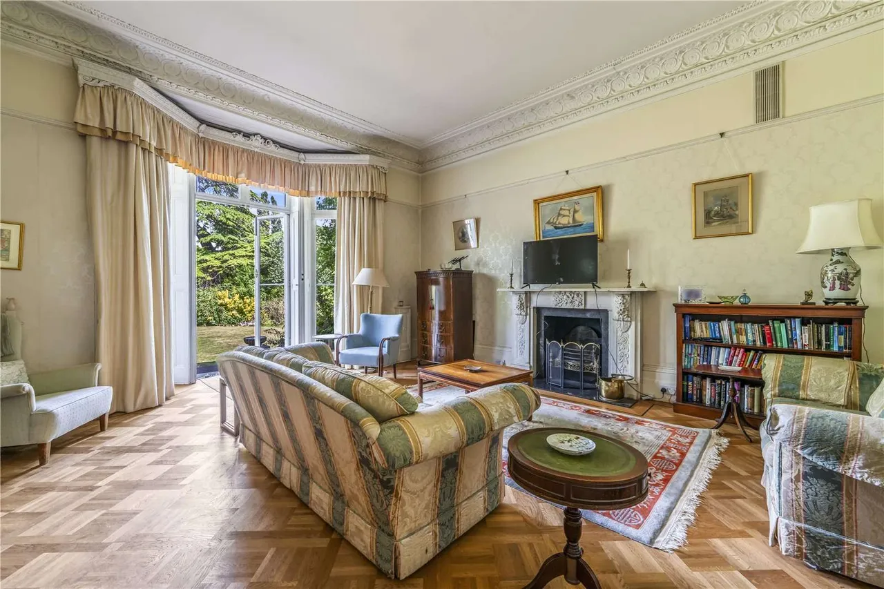 Strawberry Vale, Twickenham, TW1 4SJ, photo 3