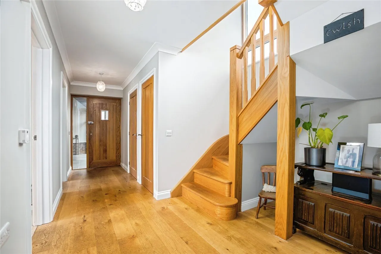 Caer Wylan, Llanbadarn Fawr, SY23, photo 6
