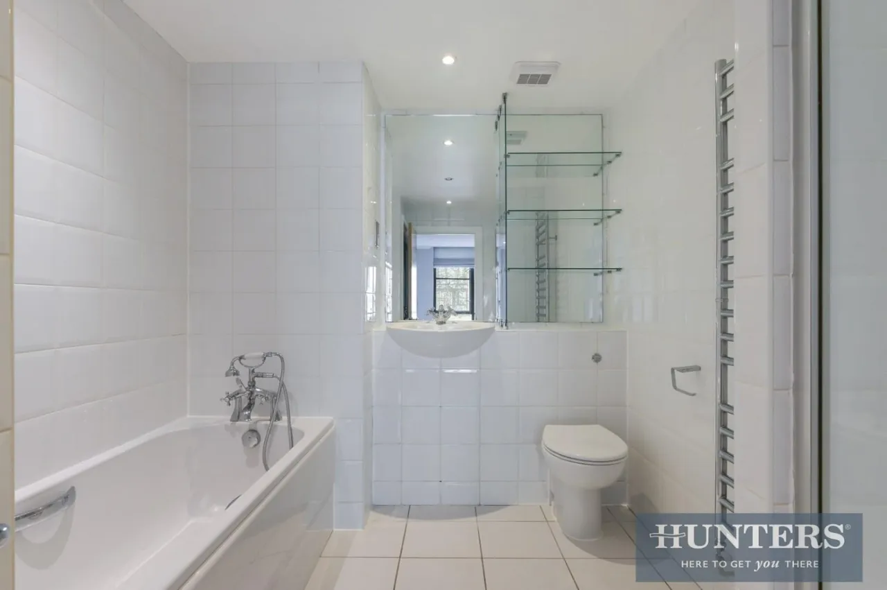 Town Meadow, Brentford, TW8, photo 10