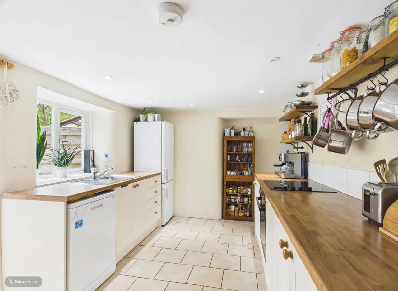 High Street, Bampton, EX16, photo 8