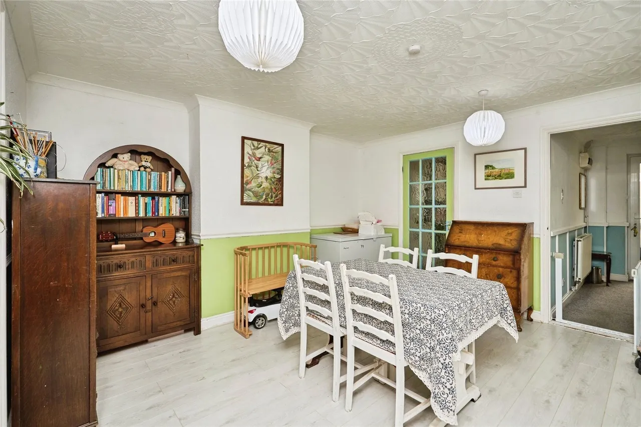Hillrise Avenue, Ryde, PO33, photo 5