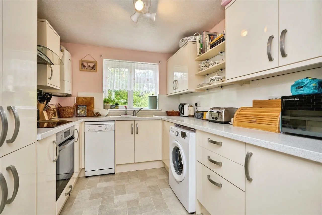 Hillrise Avenue, Ryde, PO33, photo 7