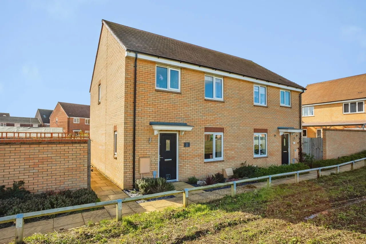 3 bed house for sale, Fakenham Green, Bourne, PE10